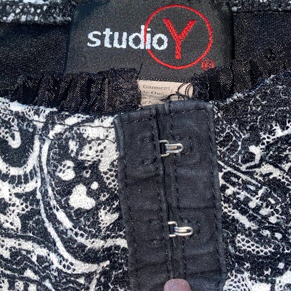 Studio Y Y2K Lace Corset Style Tank Top - Picture 4 of 5
